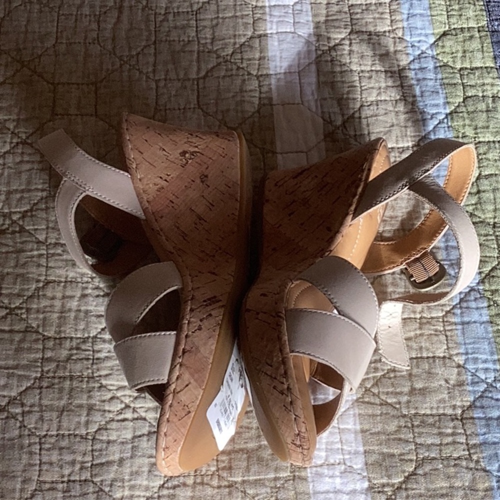 Nordstrom Cream Wedge Shoes with Cork Heel - Picture 5 of 6